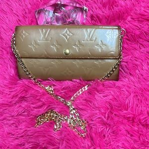 Louis Vuitton Vernice Wallet with Chain Strap Beige or taupe color